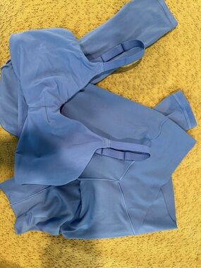 aerie periwinkle blue leggings and matching sports bra